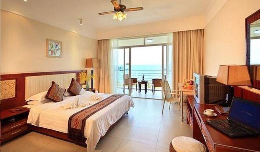 Yelan Bay Resort