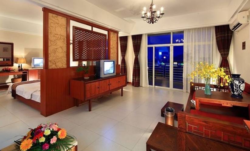 Yelan Bay Resort