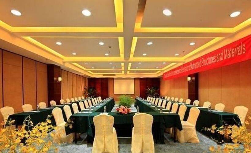 Yelan Bay Resort