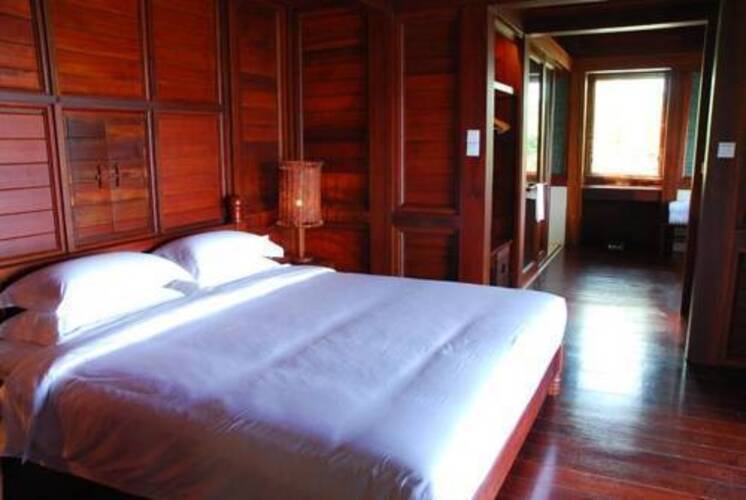 Yalong Bay Earthy Paradise Bird's Nest Resort