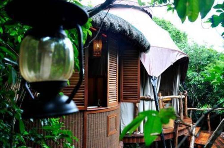 Yalong Bay Earthy Paradise Bird's Nest Resort