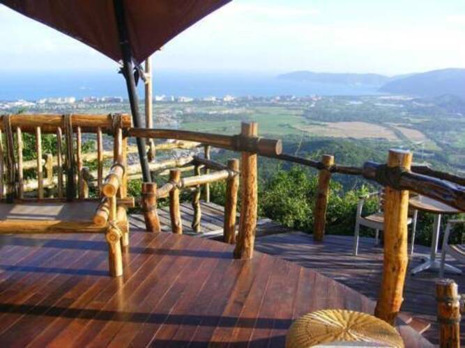 Yalong Bay Earthy Paradise Bird's Nest Resort