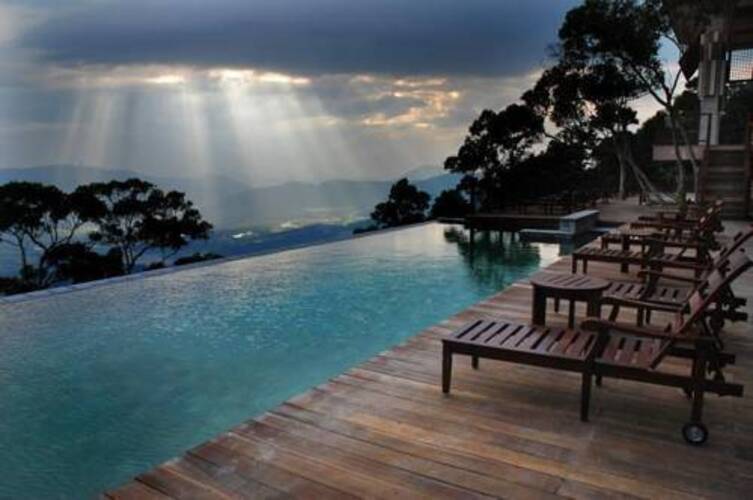 Yalong Bay Earthy Paradise Bird's Nest Resort