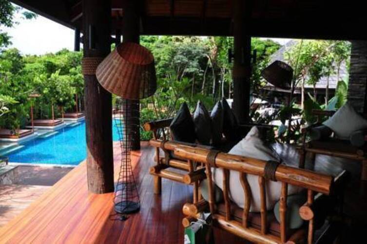 Yalong Bay Earthy Paradise Bird's Nest Resort