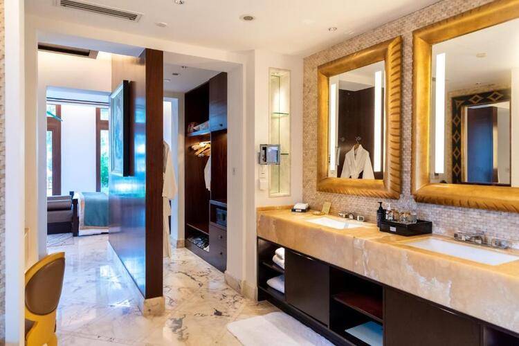 The St. Regis Sanya Yalong Bay