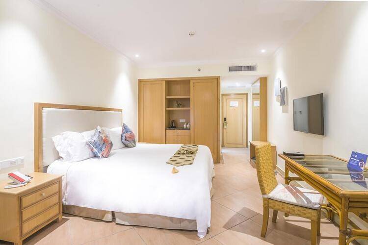 Golden Palm Resort Yalong Bay