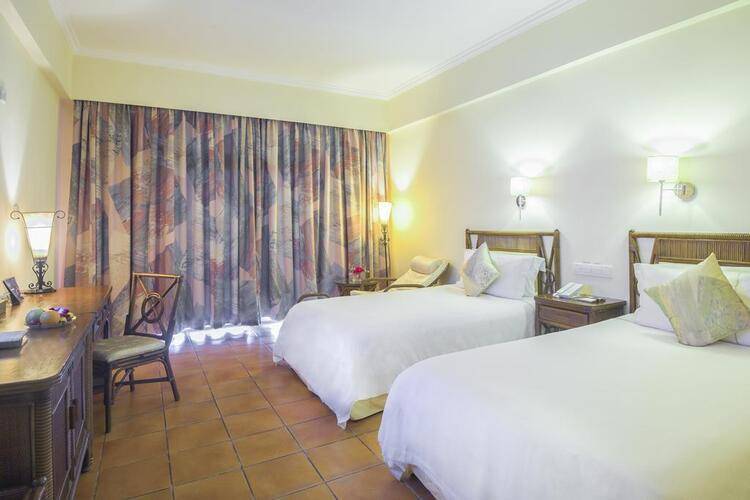 Golden Palm Resort Yalong Bay
