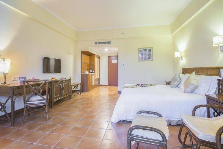 Golden Palm Resort Yalong Bay