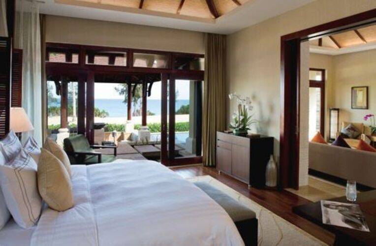 The Ritz Carlton