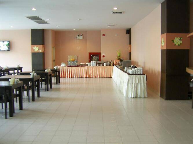 Crown Pattaya Beach Hotel