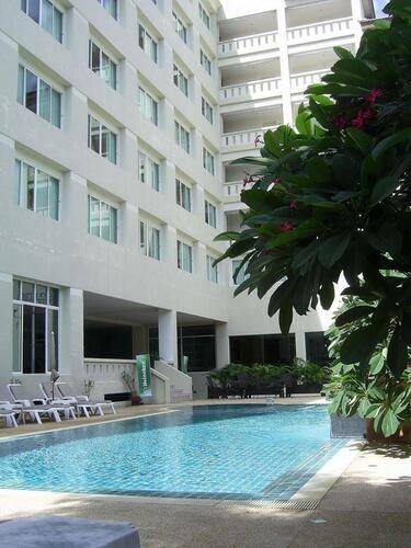 Crown Pattaya Beach Hotel