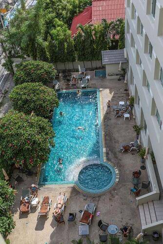 Crown Pattaya Beach Hotel