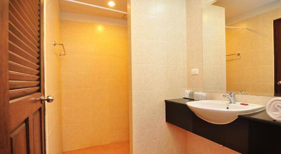 Phuket Sea Resort (Ex. Maalai Resort)