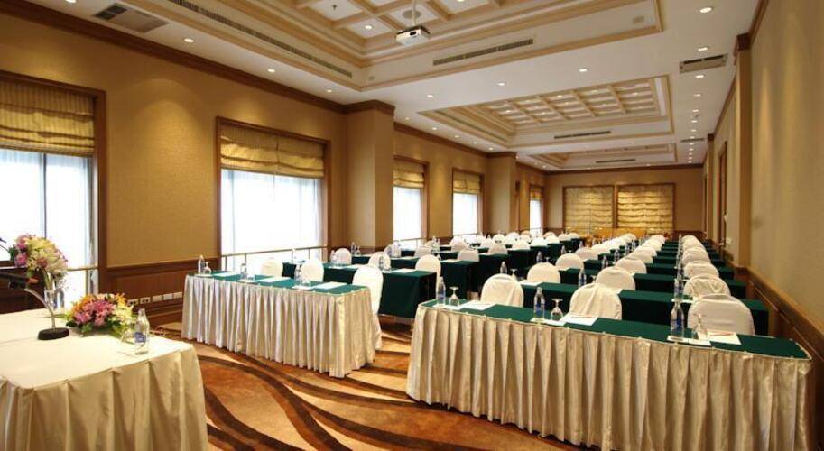 Ramada D'Ma Bangkok Hotel