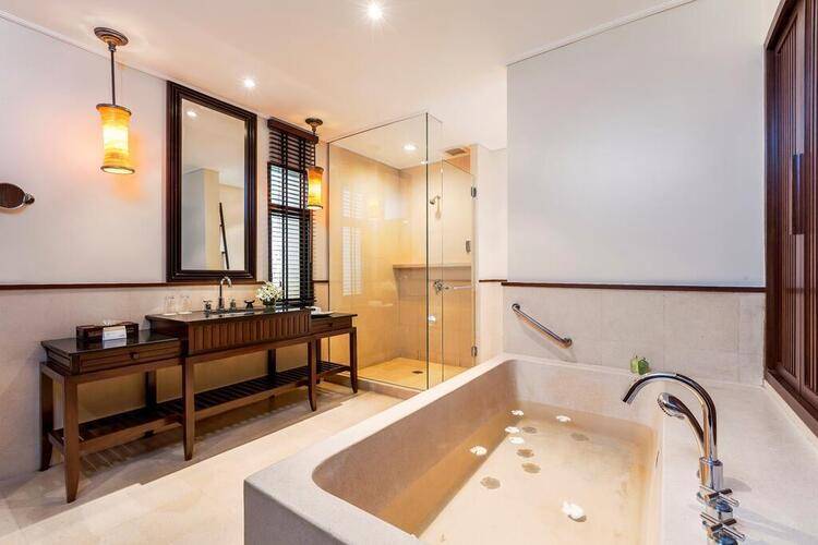 Paradox Resort Phuket (Ex.Movenpick Resort & Spa Karon Beach)