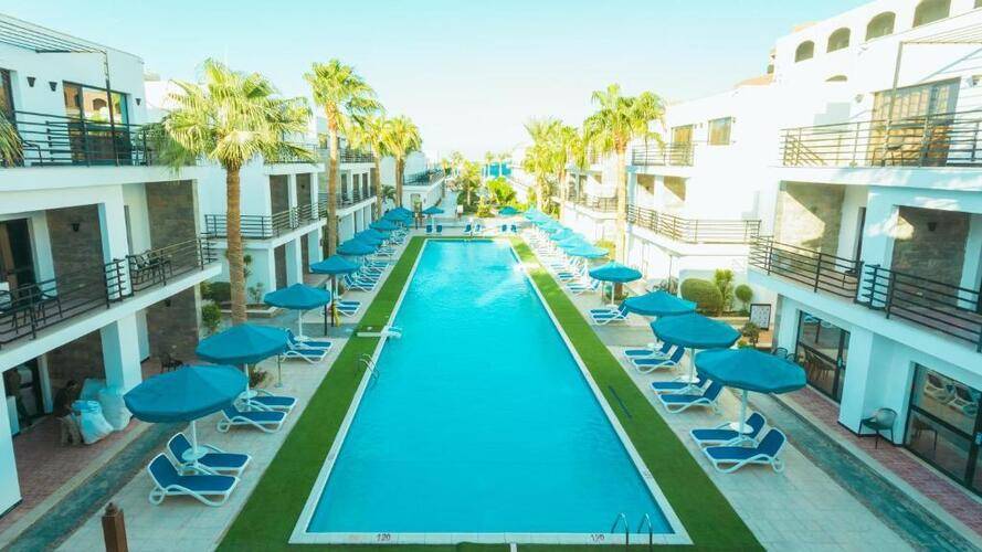 La Rosa Waves Resort (Ex. Premium Seagull Resort)
