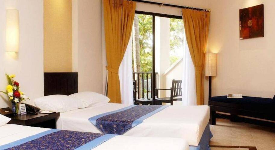 Horizon Karon Beach Resort & Spa