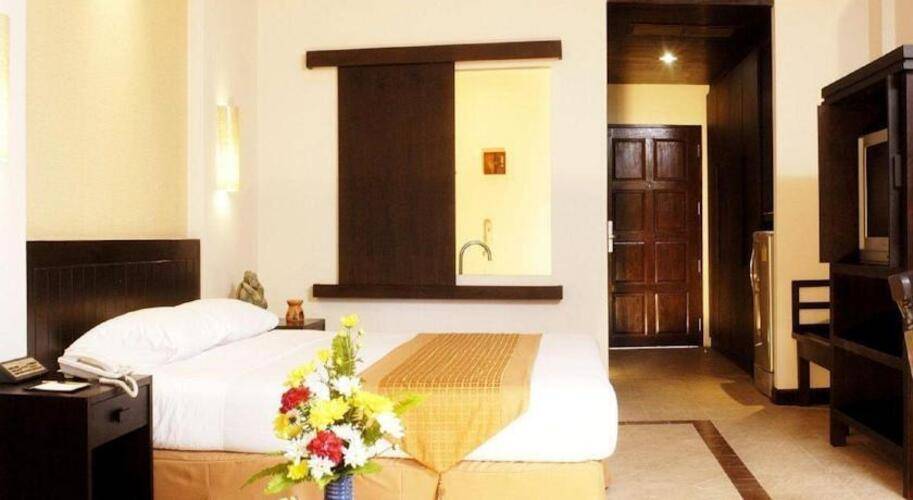 Horizon Karon Beach Resort & Spa