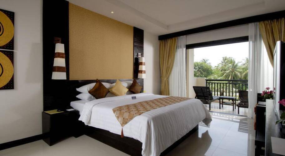 Horizon Karon Beach Resort & Spa