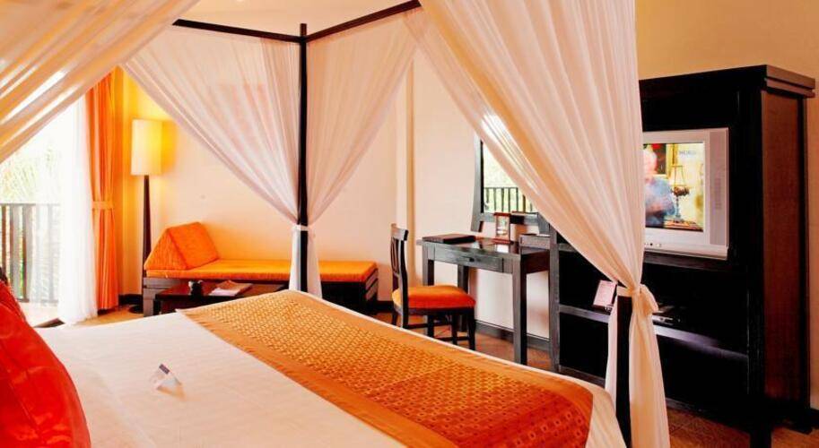 Horizon Karon Beach Resort & Spa