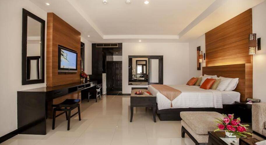 Horizon Karon Beach Resort & Spa