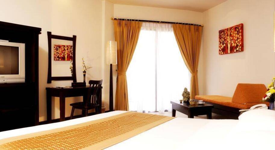 Horizon Karon Beach Resort & Spa
