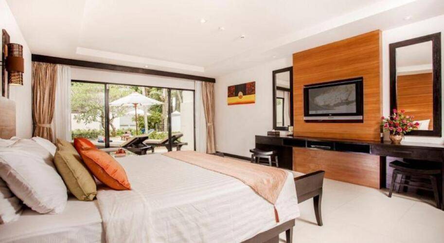 Horizon Karon Beach Resort & Spa