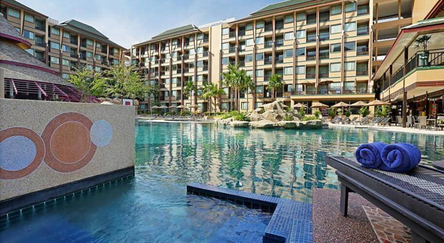 Novotel Phuket Vintage Park