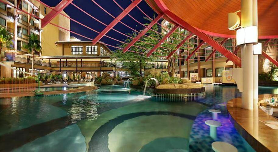 Novotel Phuket Vintage Park