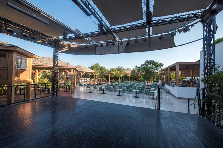 Reef Oasis Beach Resort