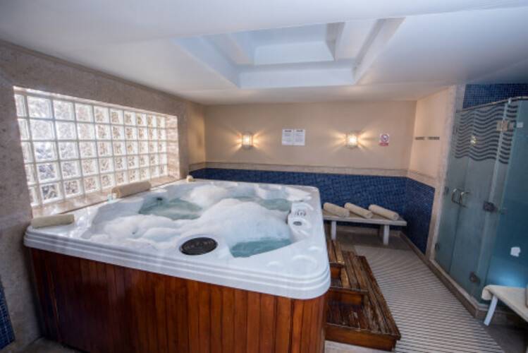 Reef Oasis Beach Resort