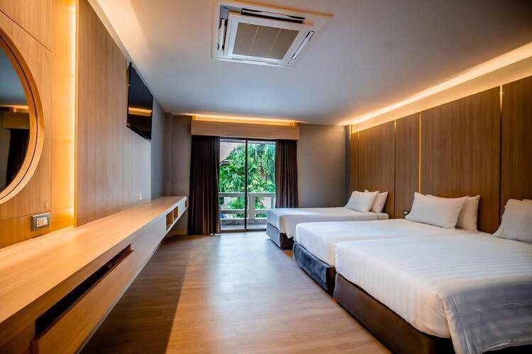 Thanthip Beach Resort