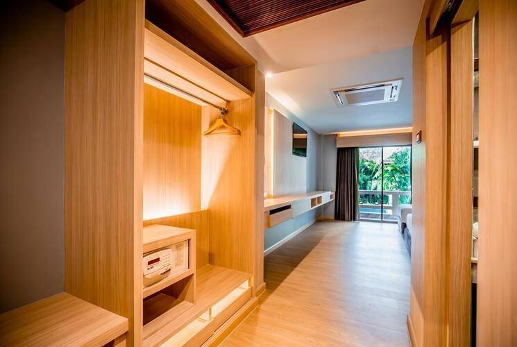 Thanthip Beach Resort