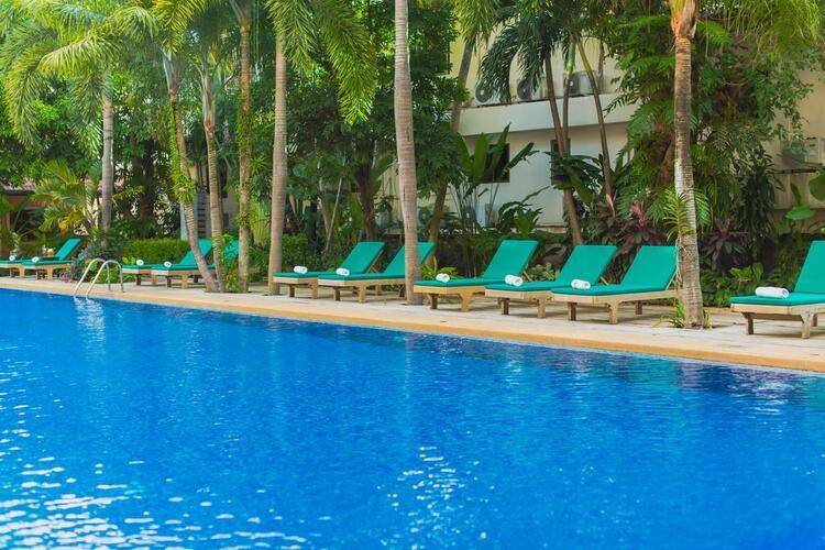 Thanthip Beach Resort