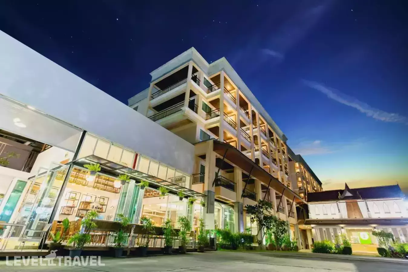 Thanthip Beach Resort