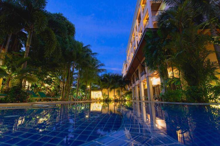 Thanthip Beach Resort