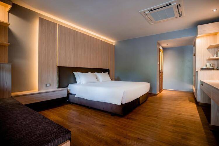 Thanthip Beach Resort