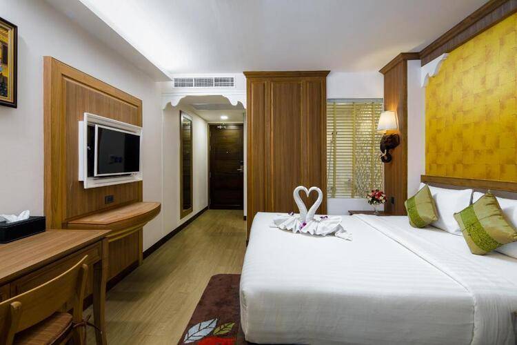Aiyara Palace Hotel