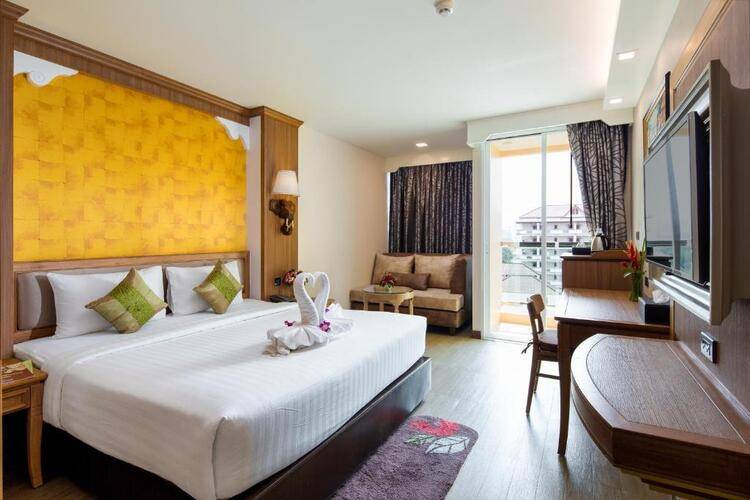 Aiyara Palace Hotel