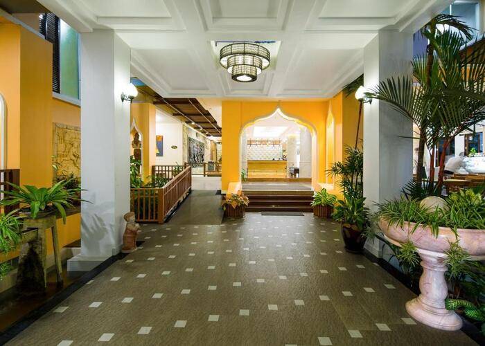 Aiyara Palace Hotel