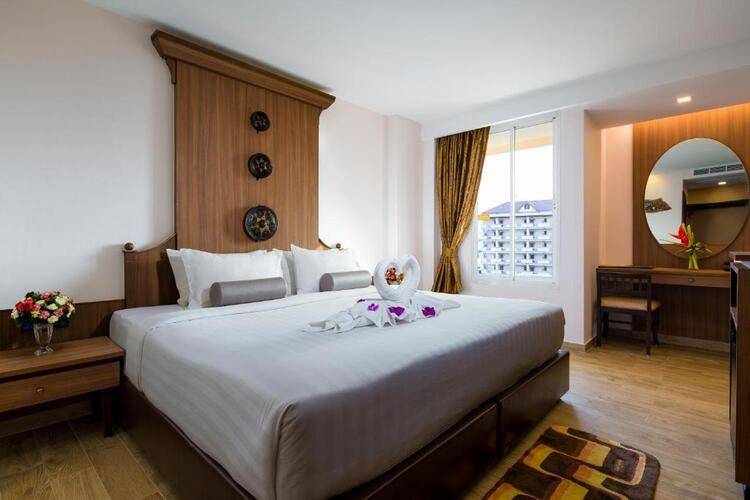 Aiyara Palace Hotel