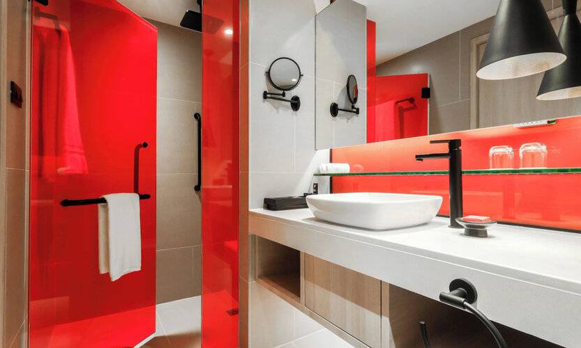Radisson Red Phuket Patong Beach (Ex.Swissotel Resort Phuket)
