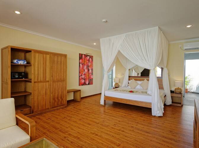 Angaga Island Resort & Spa