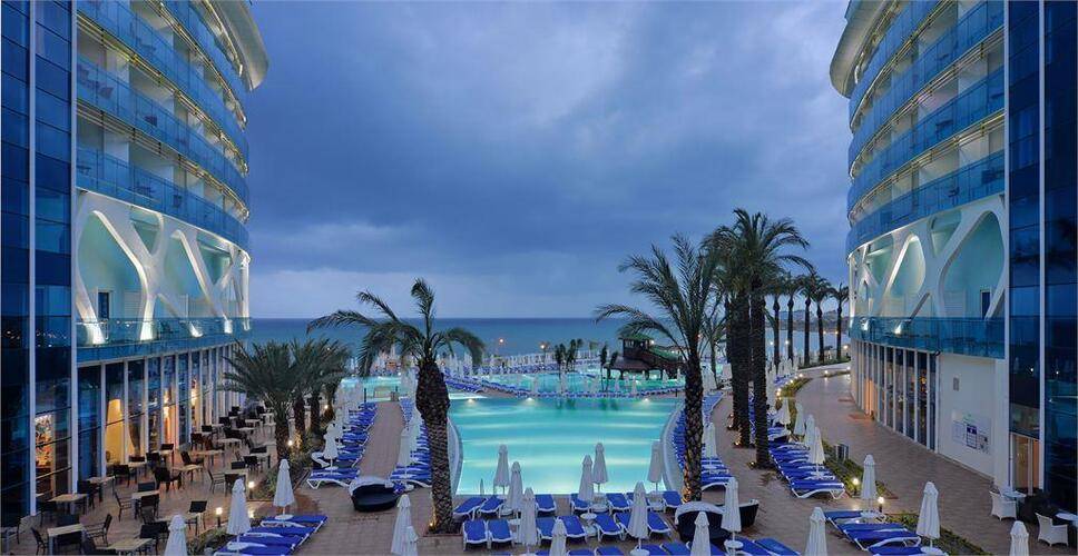 Vikingen Infinity Resort & Spa