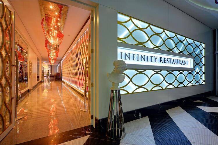Vikingen Infinity Resort & Spa