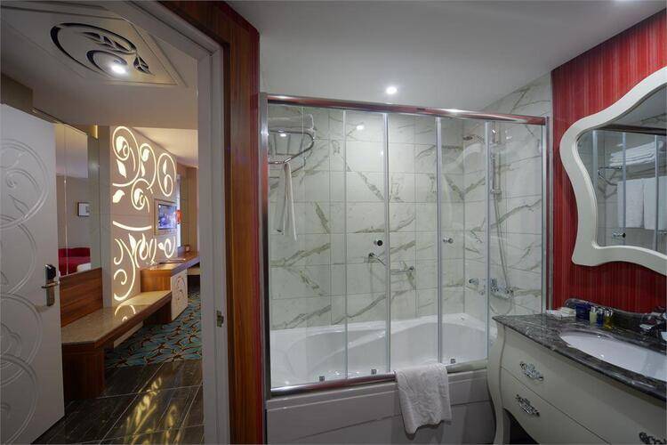 Vikingen Infinity Resort & Spa