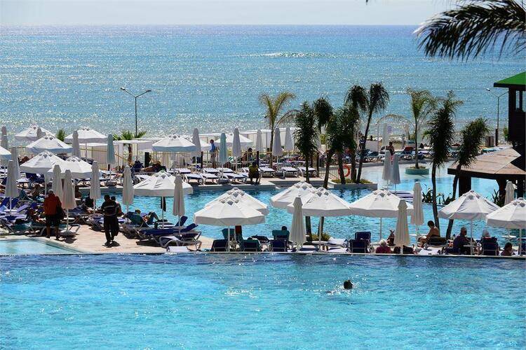 Vikingen Infinity Resort & Spa