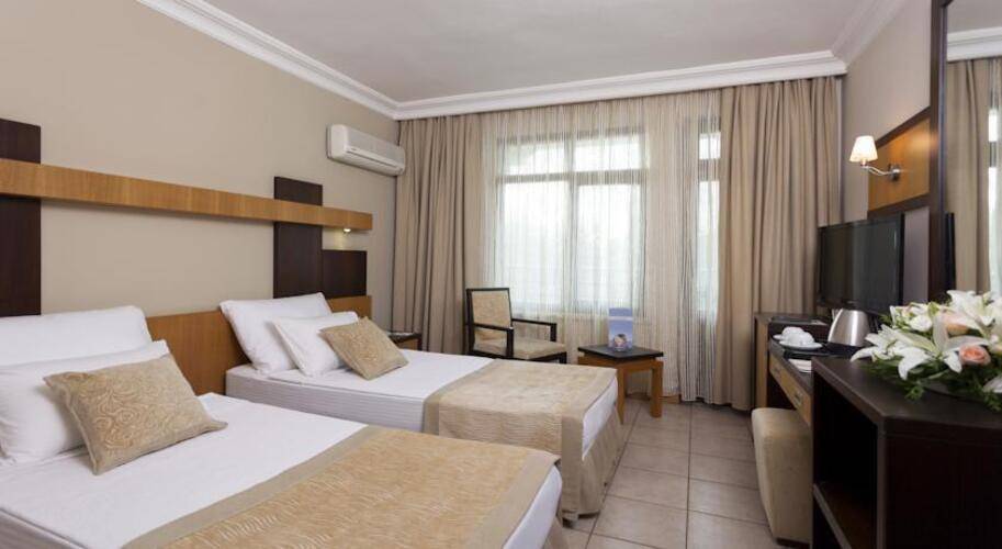Kandelor Hotel