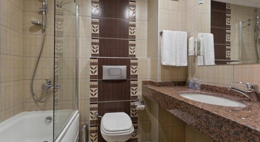 Kandelor Hotel