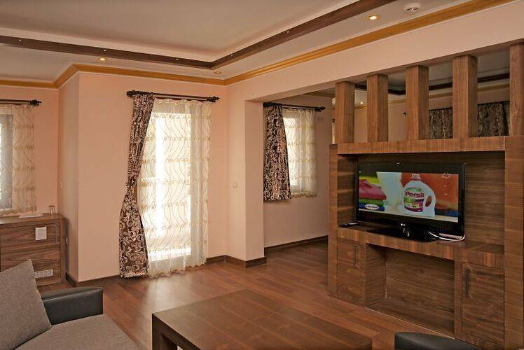 Kemper Dinara Hotel